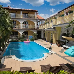 https://apartments-paradis.in-istria.net